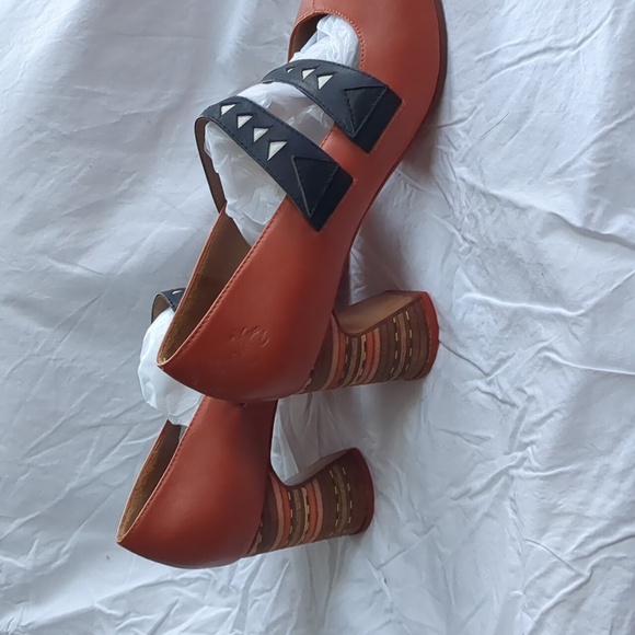 Fluevog Shoes Brown Leather Heels with Black Straps 9.0 - Picture 6 of 11